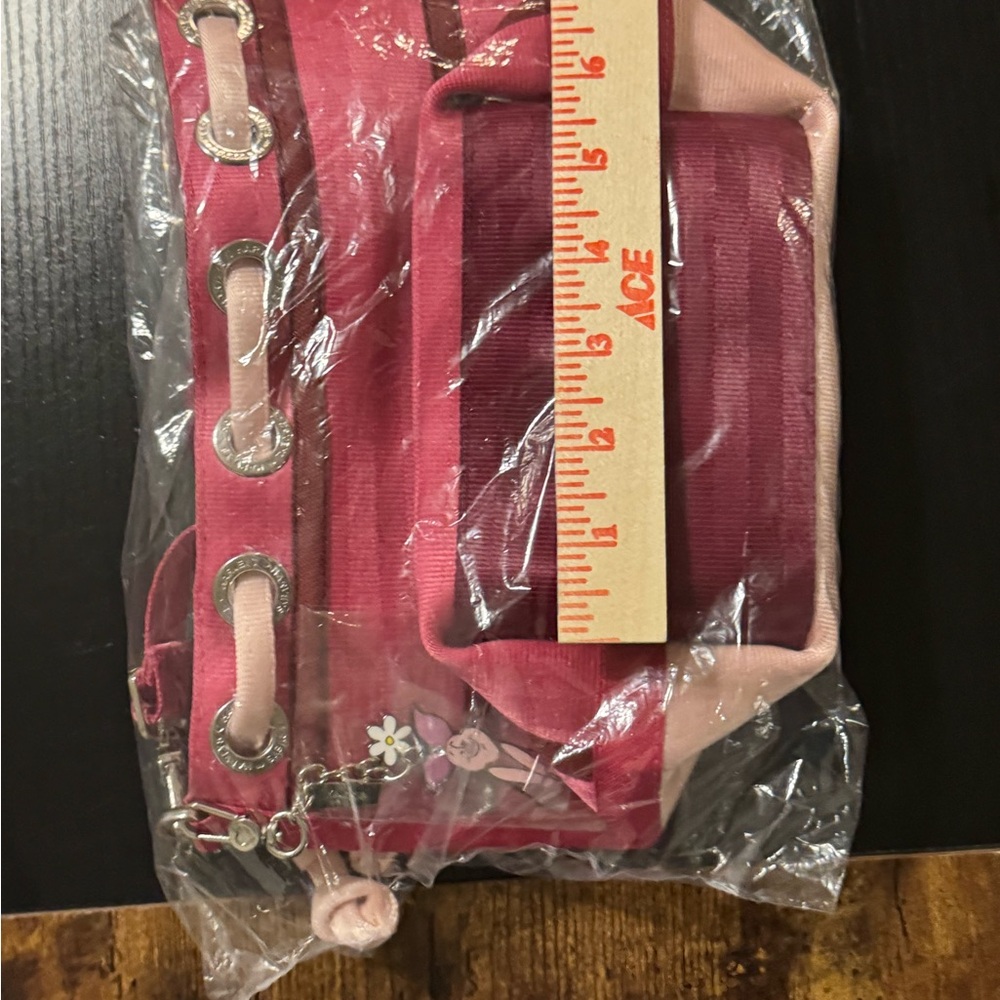 Harvey’s Disney Winnie the Pooh Piglet Bucket Bag - Picture 12 of 16
